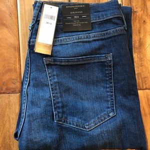 Banana Republic. Sz 28/6. Girlfriend jeans. NWT!